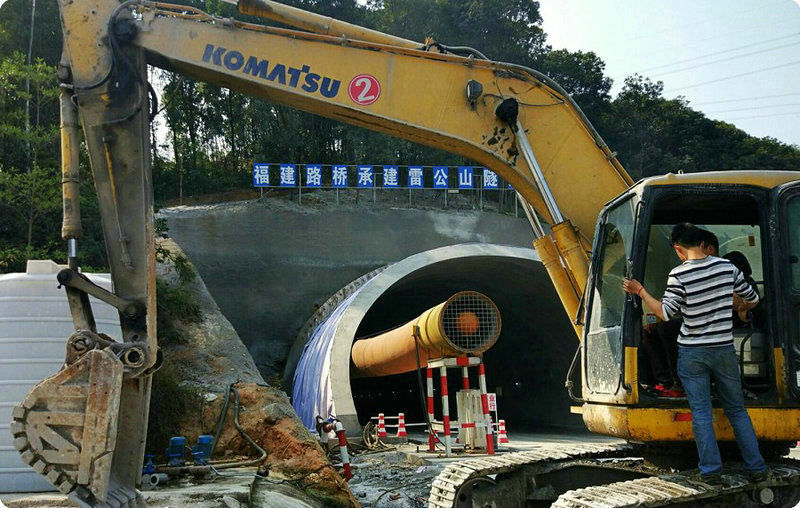 小松現場2_conew1.jpg